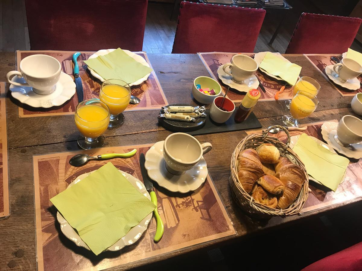 Gothique Cafe Hotel Baume-les-Messieurs Buitenkant foto