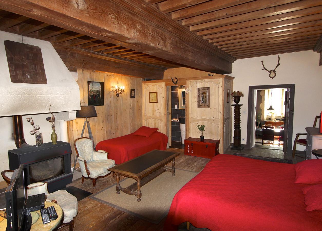 Gothique Cafe Hotel Baume-les-Messieurs Buitenkant foto